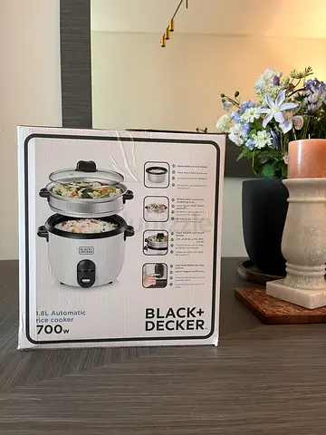 Black+Decker Electric Rice Cooker with Steaming Tray - 1.8L (Good Condition)