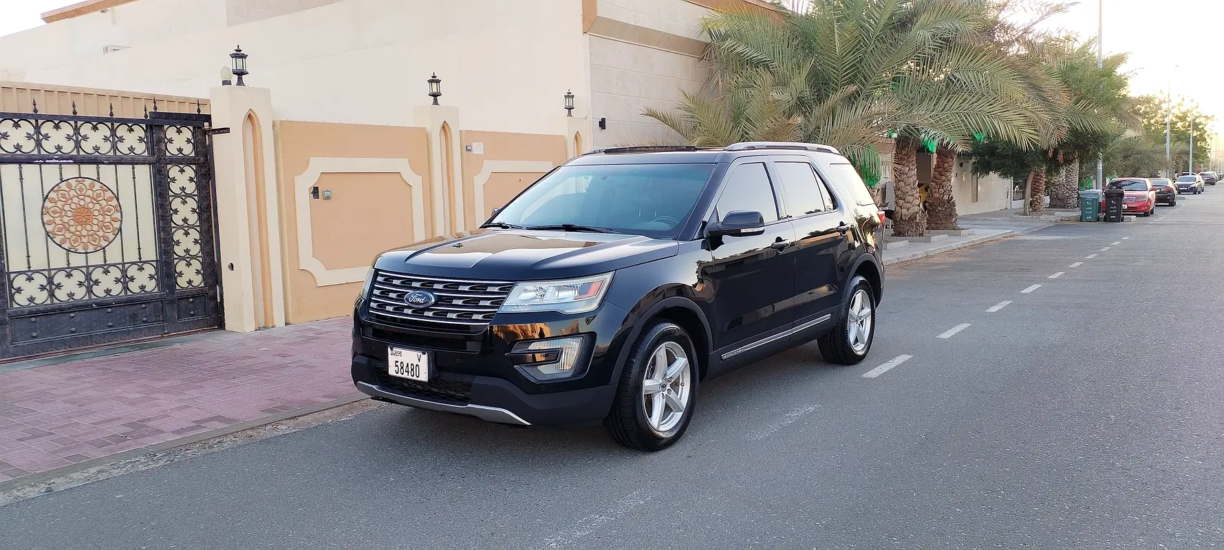 Ford Explorer 2017 — photo 1 of 17