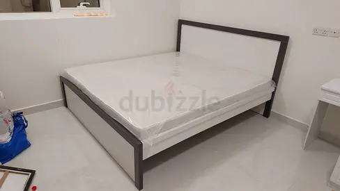 Custom made king size white and grey bed Mattress available For Sale