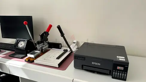 Magnet photo machine 2 pieces and cutter -جهاز صنع صور مغناطيسية