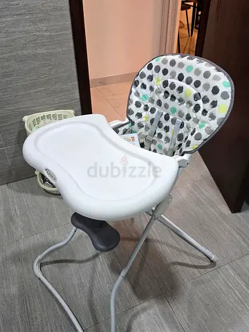 Graco foldable high chair with removable tray — good condition