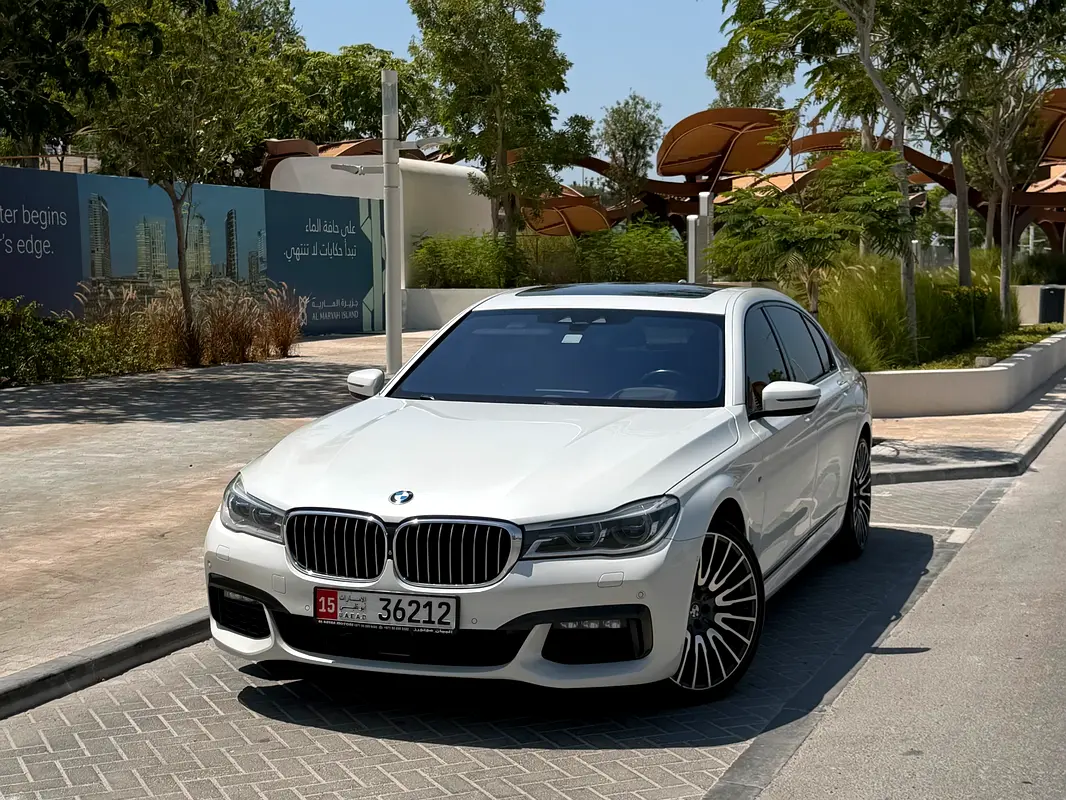 BMW 7-Series 2018 — photo 1 of 18
