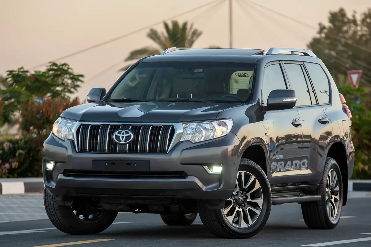 Toyota Prado 2022 — photo 1 of 20