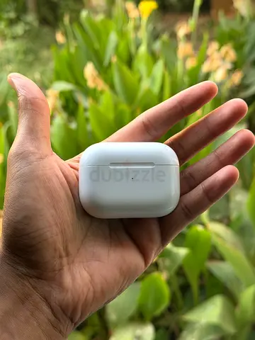 AirPods Pro 2 (Lightning) – Mic Faulty – AED 250