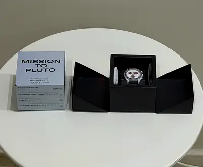 Omega x swatch ( Mission to Pluto edition )