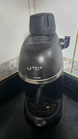 Used single-serve coffee pod machine (Noon) - good working condition