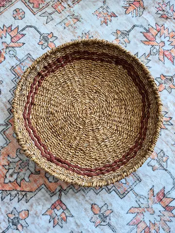 Handwoven Seagrass Round Basket Tray
