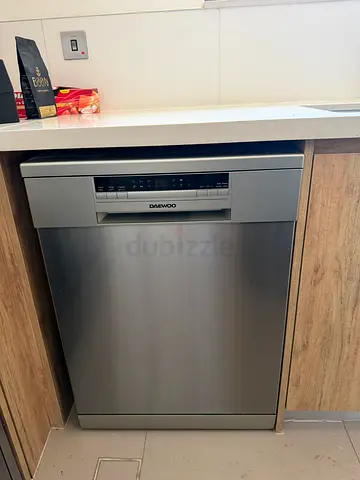 Stainless Steel free standing Dishwasher - Good Working Condition