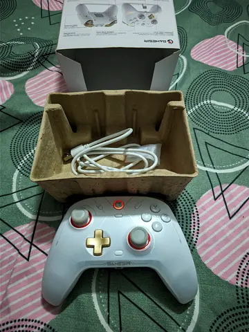 GameSir cyclone 2 pro wireles bluetooth Controller (PC, Switch, Android, iOS) - orignal Boxed