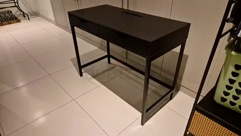 Ikea ALEX
Desk, black, 100x48 cm - plus standing desk converter