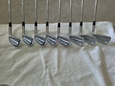 Titleist 690cb Forged Irons Set 3 - PW Golf Clubs