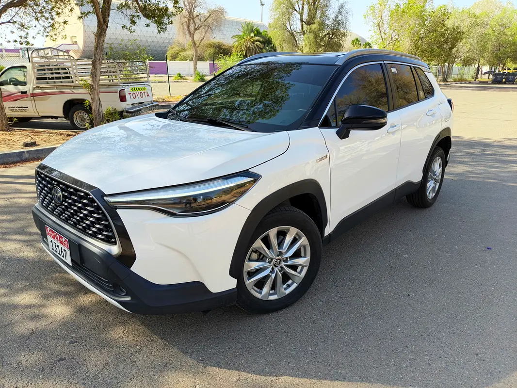 Toyota Corolla Cross 2023 — photo 1 of 20