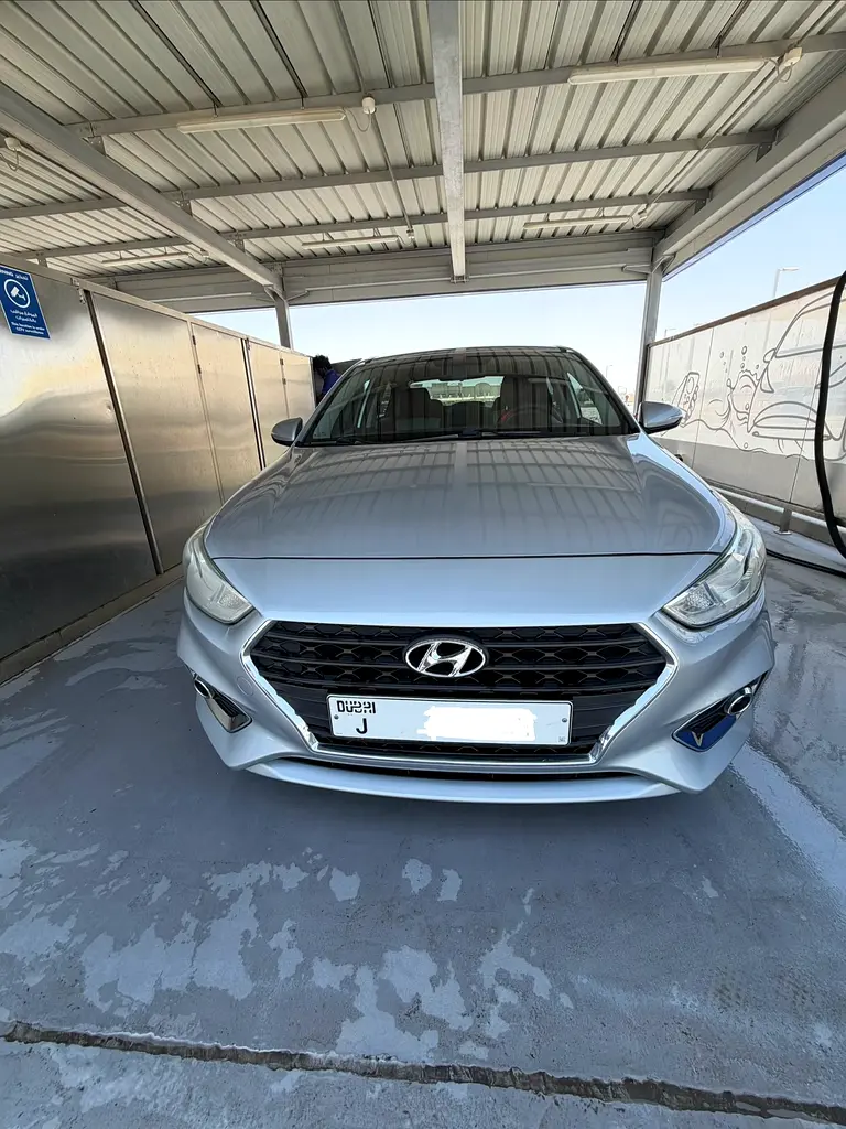 Hyundai Accent 2020 — photo 1 of 18