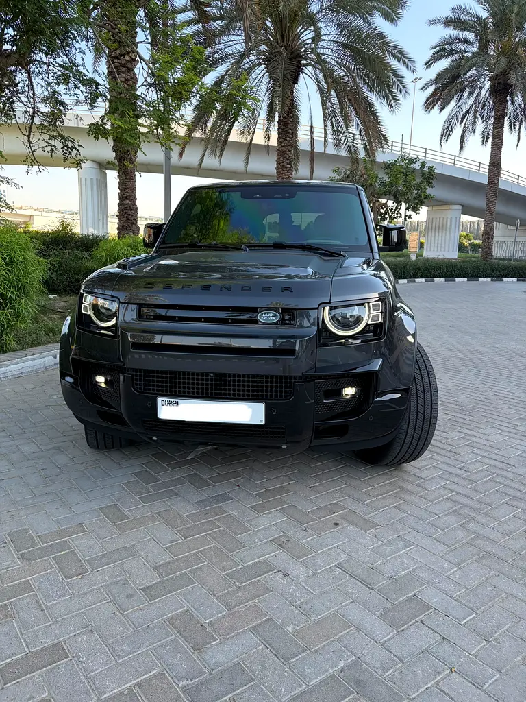 Land Rover Defender 2025 — photo 1 of 16