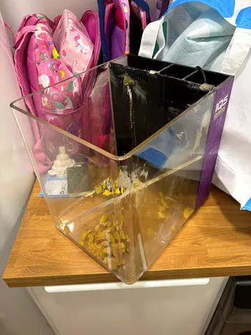 Small used aquarium / fish tank (needs cleaning)