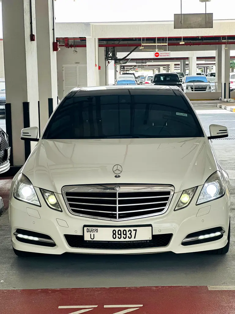 Mercedes-Benz E-Class 2013 — photo 1 of 12