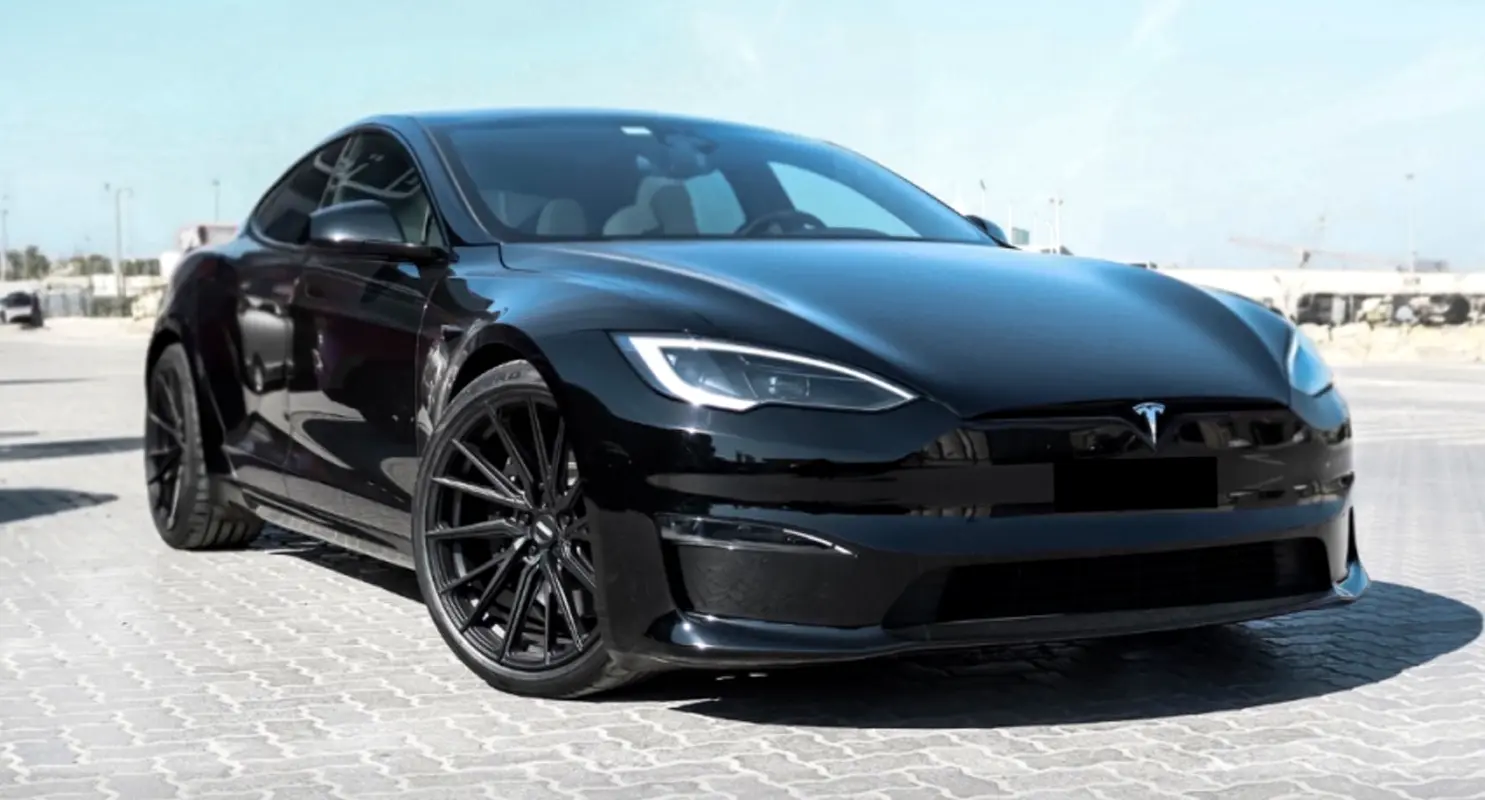 Tesla Model S 2024 — photo 1 of 3