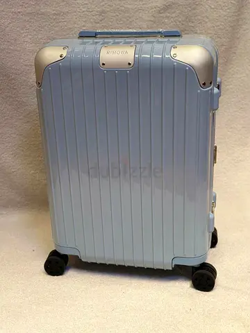 RIMOWA Hybrid cabin suitcase