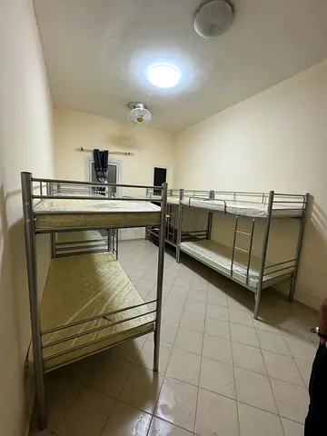 Neat and clean executive bed space for rent in hor al anz near to United hyper market hor al anz