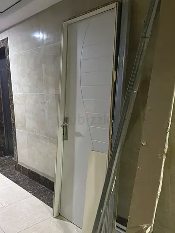 White Interior Door with Handle - Good Condition