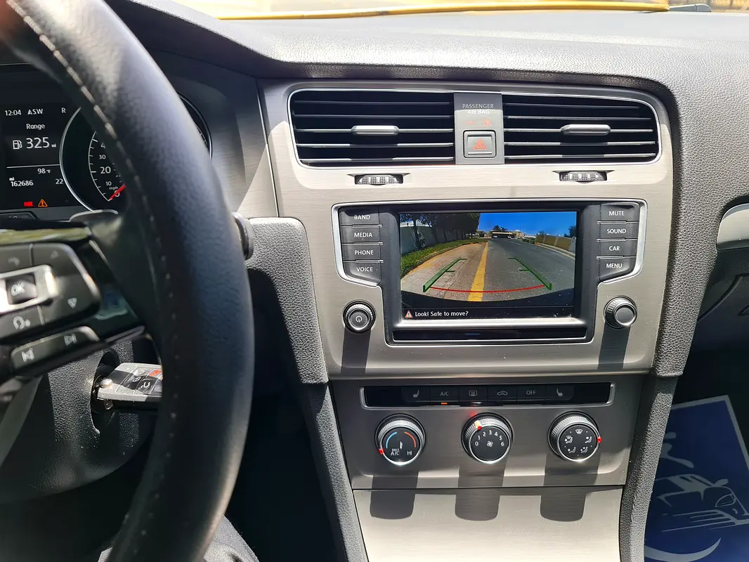Volkswagen Golf 2016 — photo 1 of 15