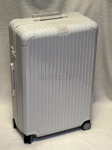 RIMOWA essential check in suitcase