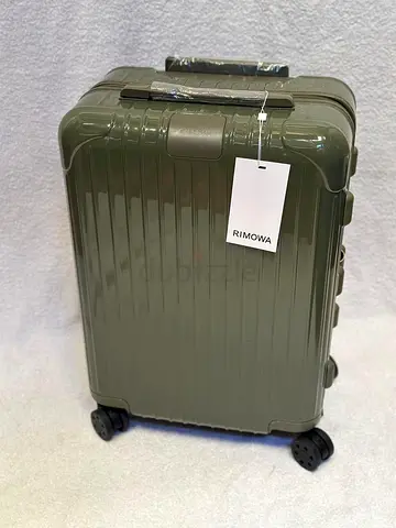 RIMOWA essential cabin suitcase