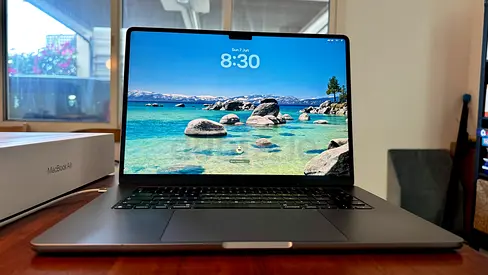 MacBook Air M2 in Perfect Condition - 15-inch Space Gray