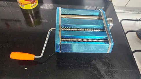 Manual Pasta Maker / Noodle Roller with Crank - Compact Stainless Steel