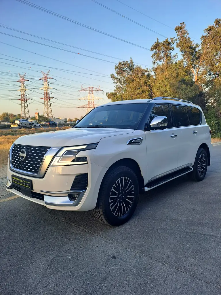 Nissan Patrol 2023 — photo 1 of 19