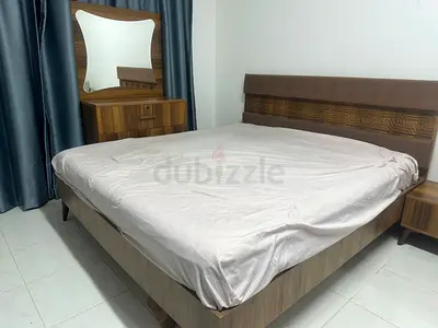Wooden King Bed Frame with Headboard, Nightstands and Dresser (Set)