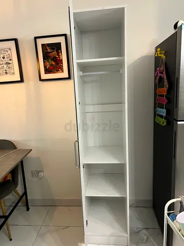 Single door wardrobe in excellent condition