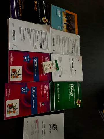 Bundle of IGCSE/GCSE Biology Revision Guides and Past Papers (Edexcel/IGCSE)