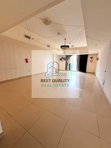 🏡 **للإيجار السنوي – شقة عائلية فاخرة في النخيل 2 – عجمان**