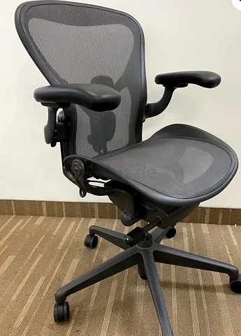 Herman miller remastered size B fully loaded