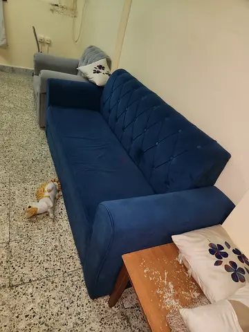 Hot deal very good condition 4 seater sofa set available for sell