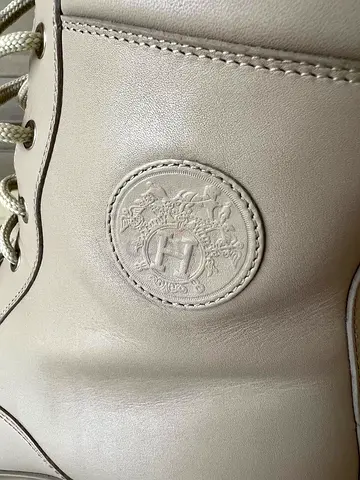 Hermès Lace-Up Chunky Heel Ankle Boots – Beige/Nude.