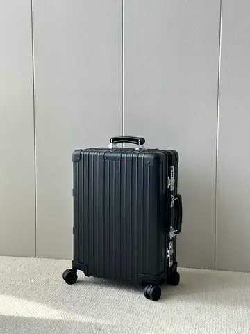RIMOWA classic cabin suitcase