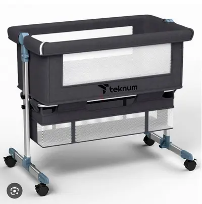 Teknum Bedside Bassinet / Co-Sleeper with Mesh Sides