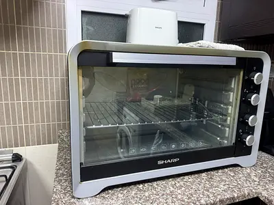 Sharp countertop electric oven / toaster in good working condition