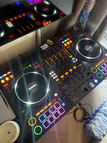 Pioneer DJ DDJ-FLX10 4-Channel Performance DJ Controller with Unused Giggastand USB and Carry Case