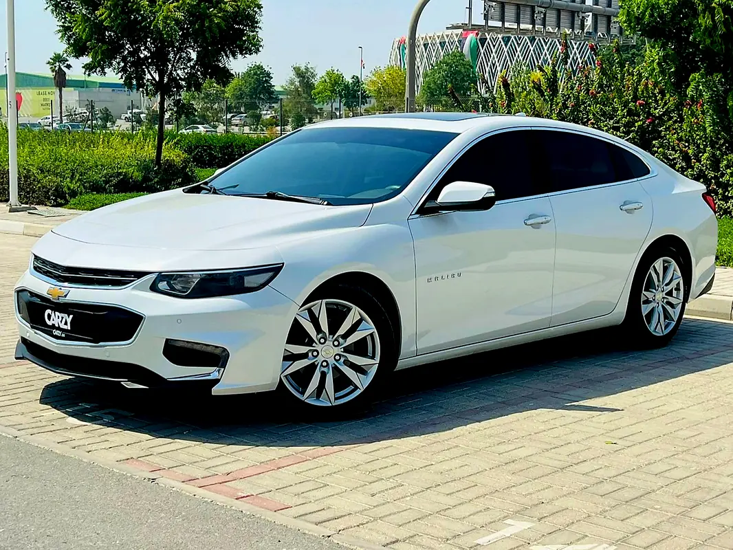 Chevrolet Malibu 2017 — photo 1 of 13