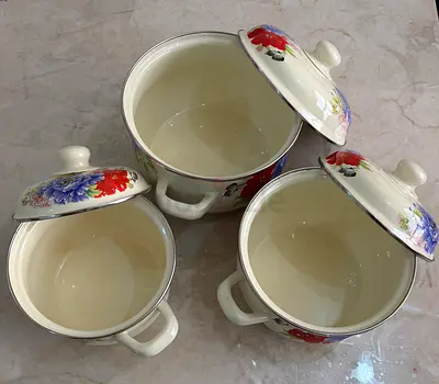Set of 3 Enamel Cooking Pots with Lids - Floral Design