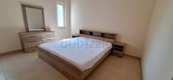 5 PC Bedroom Set (bed 180x200 cm, dresser, mirror, nightstands). mattress 180×200 20cm medium/ firm