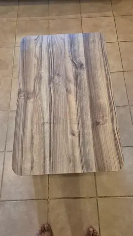 Modern Wooden Coffee Table with Grain Finish