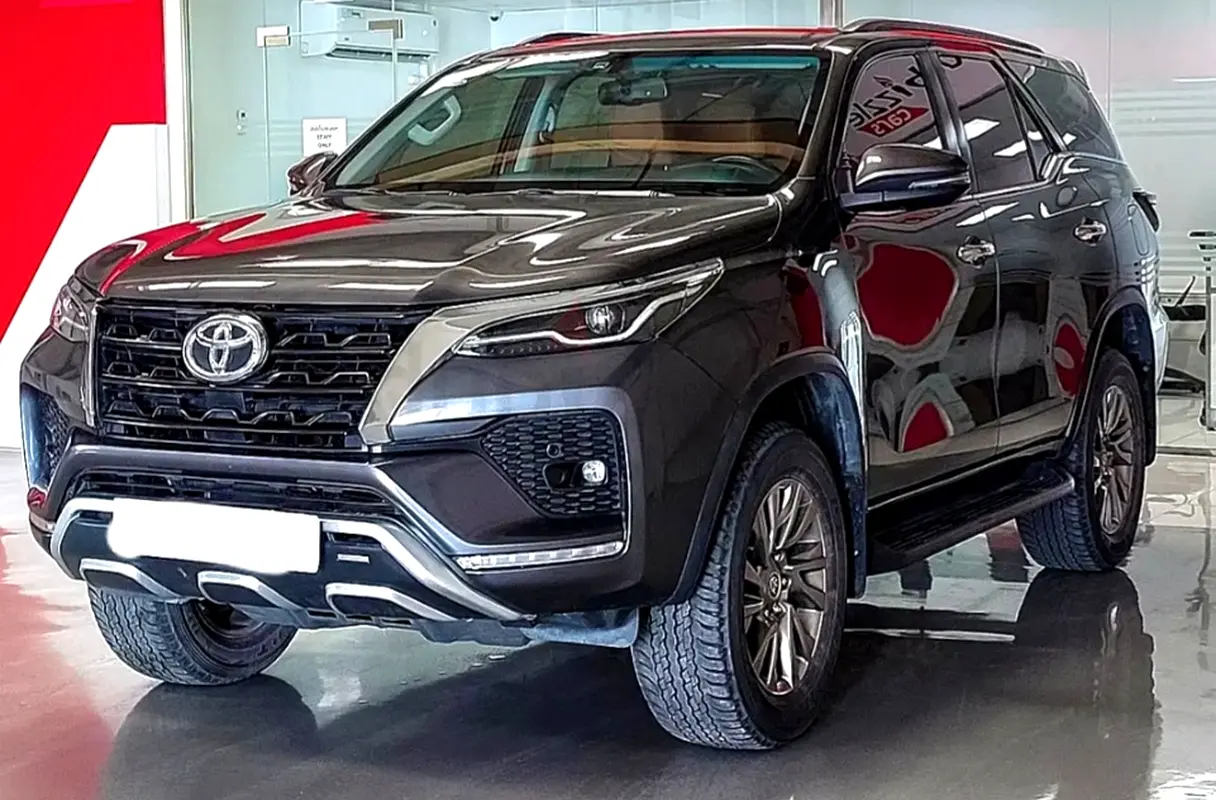 Toyota Fortuner 2022 — photo 1 of 10