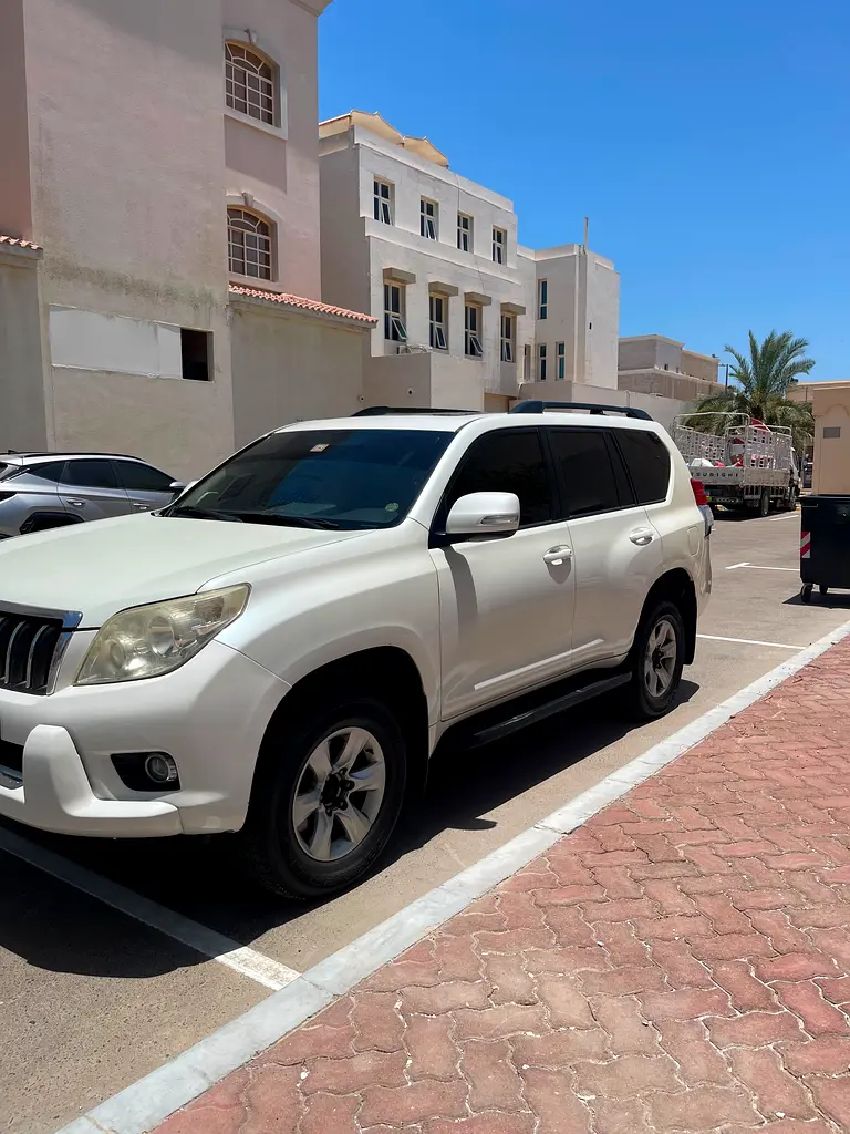 Toyota Prado 2011 — photo 1 of 7