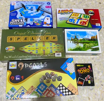 6 fun board games, uno, ludo, jigsaw, spelling game, save penguin, 9 games in one board