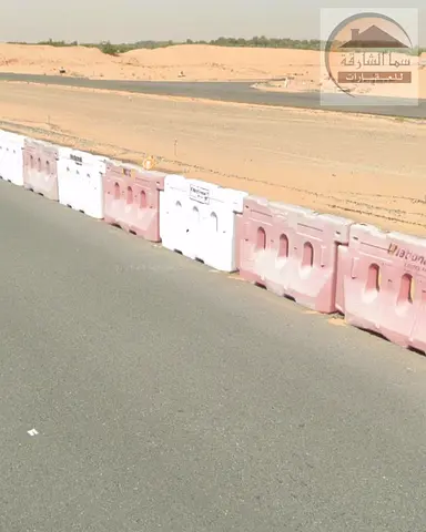 للبيع ارض  تجاري سكني فى منطقه مزيرعه الرحمانيه تصريح ارضي وطابقين جسر 5 تاني قطعه من الرئيسي  تملك حر لجميع الجنسيات العربية شارع قار موقع مميزجدا قر