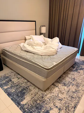 Queen mattress 200x80x30 cms available for sale